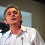 enrico rossi microfono