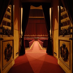 Teatro-Manzoni-Pistoia-PLATEA-foto-www.stefanopoggialini.it__300x300_acf_cropped