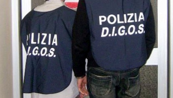 digos agenti polizia