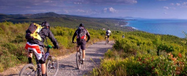 turisti bici toscana