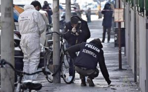 Firenze-attentato-bomba-davanti-a-Casapound-notte-capodanno-e1483270576654