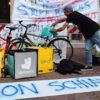 Domani sciopero e pedalata di protesta dei rider Glovo e Deliveroo: “Costretti a lavorare sotto il sole, ora basta” – ASCOLTA