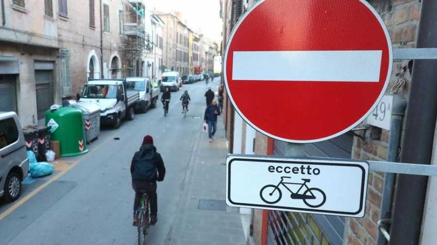 Mobilità ciclabile, qualche luce ma ancora i nodi irrisolti. Fiab: “Basterebbe poco per aumentare i ciclisti del 50%” – ASCOLTA