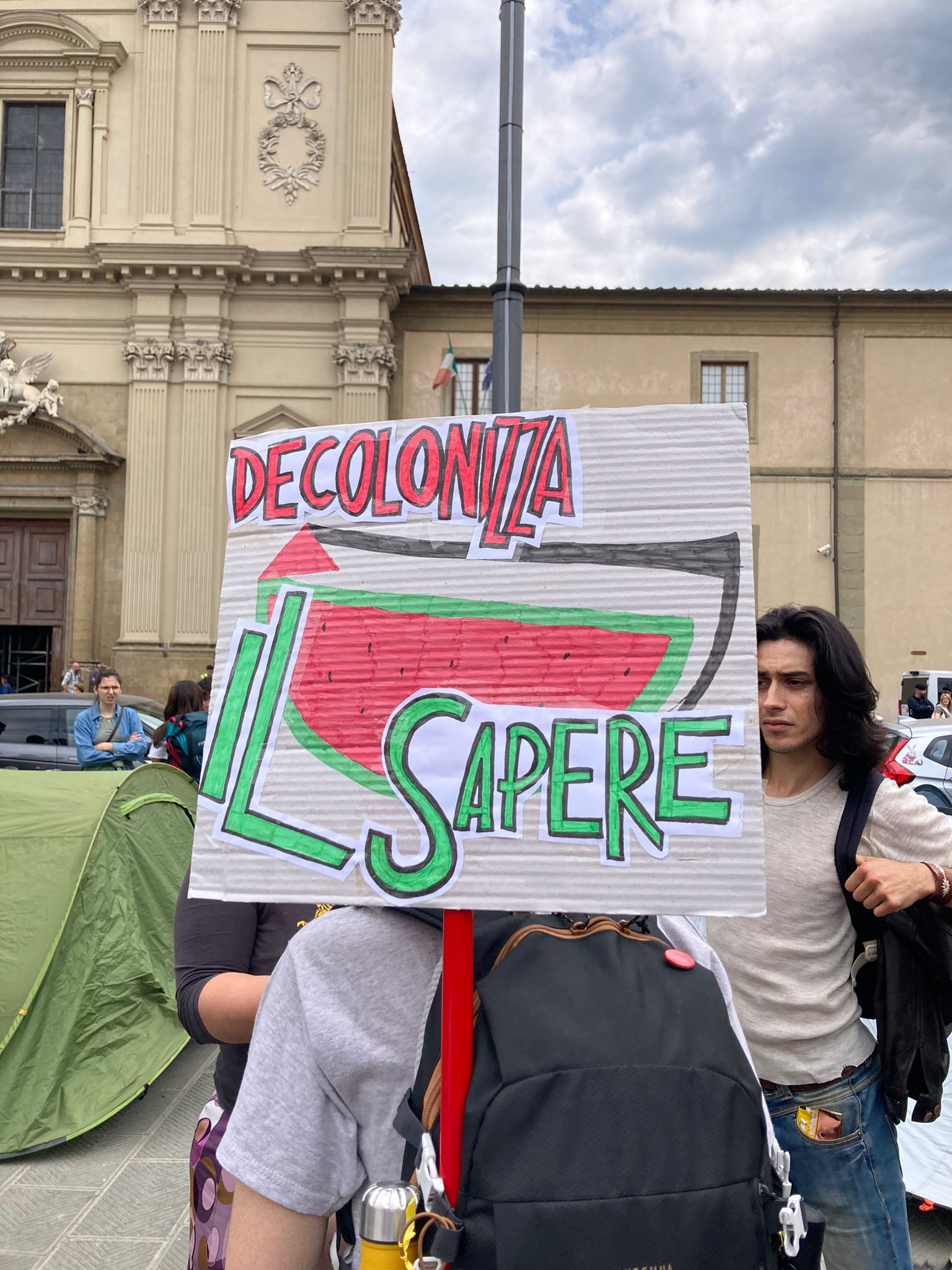 Ancora in piazza per chiedere lo stop agli accordi con Israele, prosegue in San Marco l’accampata studentesca – ASCOLTA
