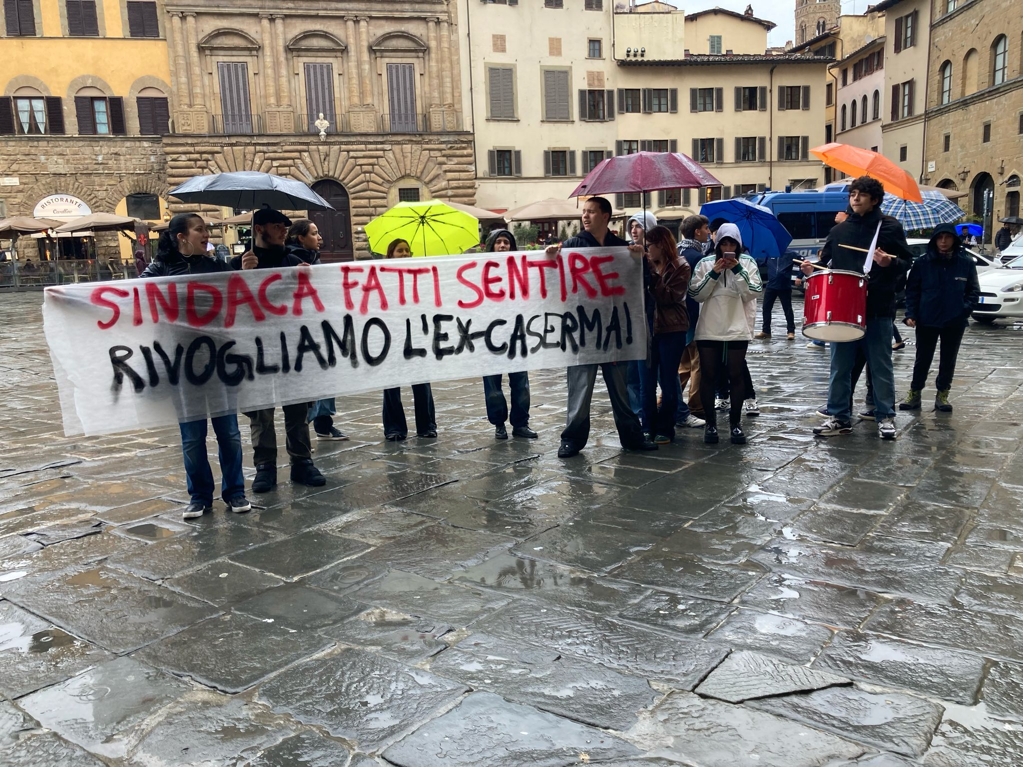 Ex caserma Santo Spirito, domenica assemblea pubblica: “Fateci mensa e palestra, non una Rsa di lusso” – ASCOLTA