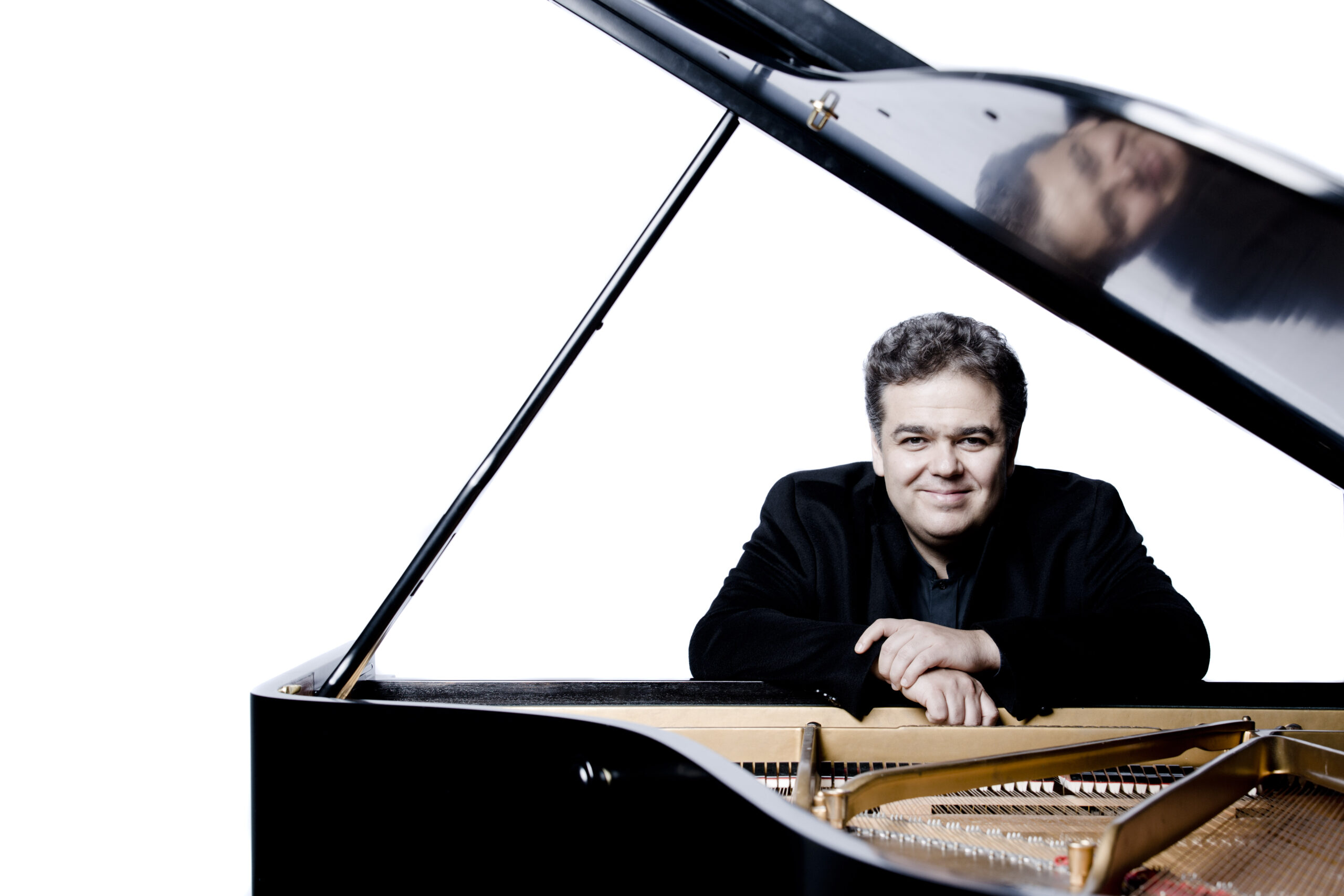 Tanti debutti, nuove rassegne e il ritorno di Yo Yo Ma, Sokolov, Schiff per la nuova stagione degli Amici della musica – ASCOLTA