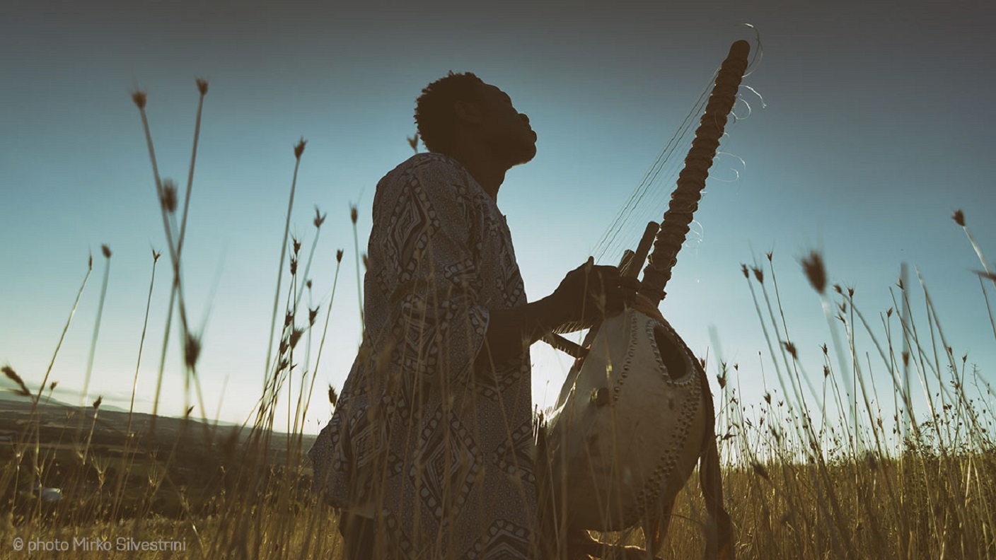 Musicisti dal Mali, Tanzania, Afghanistan e Italia per la nuova edizione del Festival au Désert – ASCOLTA