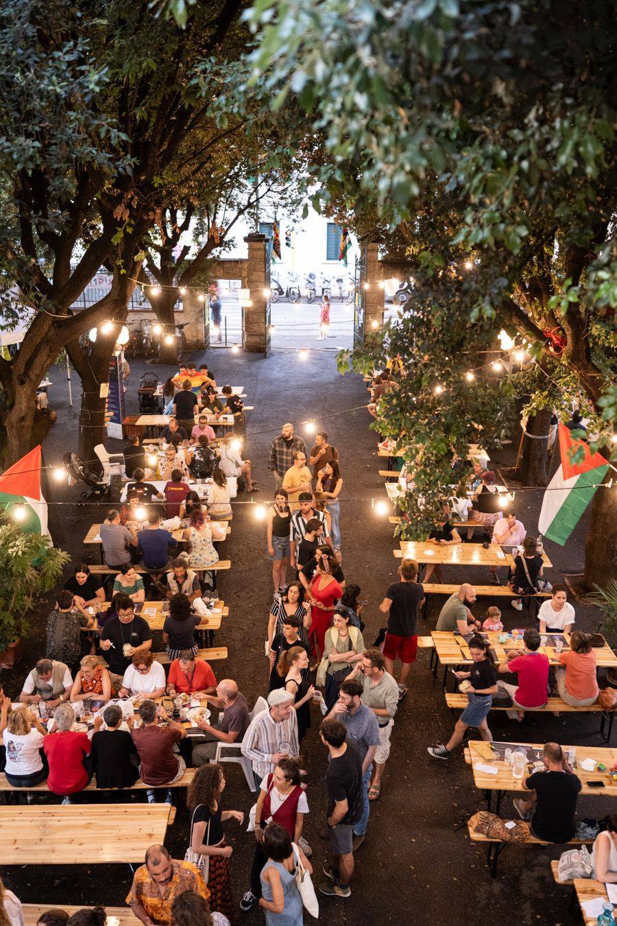 Stella Rossa, Day #4. Oggi si parla di etica e sostenibilità alimentare, poi la cena con la pecora campigiana. Sul palco l’ “Orchestrina di molto agevole” e Hugolini