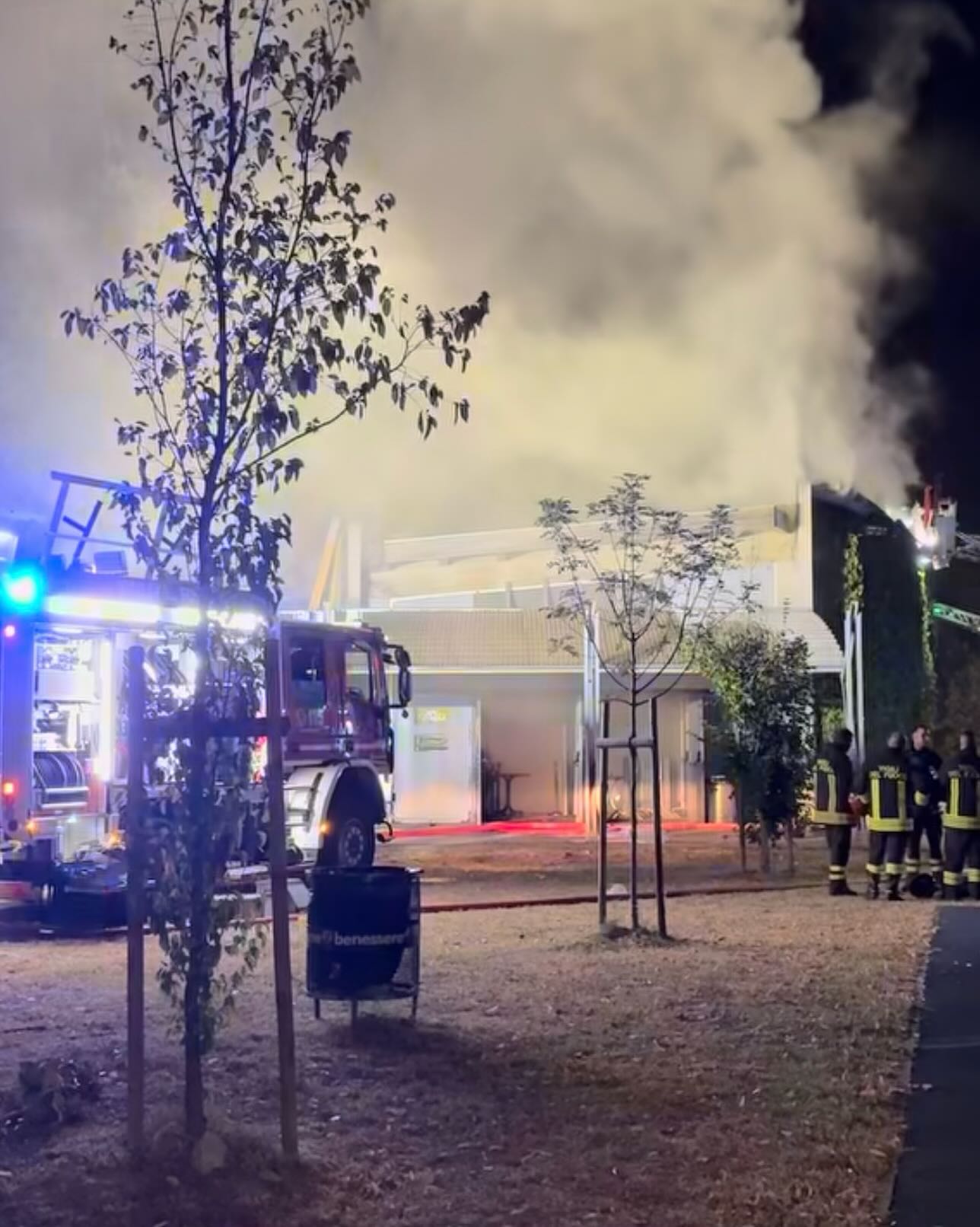 Incendio nella notte. Danni ingenti al Viper Theatre di Firenze.