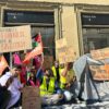 Operai de “L’alba” in presidio in piazza Duomo: “Patrizia Pepe si prenda le sue responsabilità” – AUDIO / FOTO