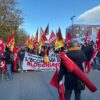 Sciopero generale dei sindacati di base, a Firenze corteo dalla Fortezza a Novoli: “Soldi ai servizi, non alle armi” – AUDIO / FOTO
