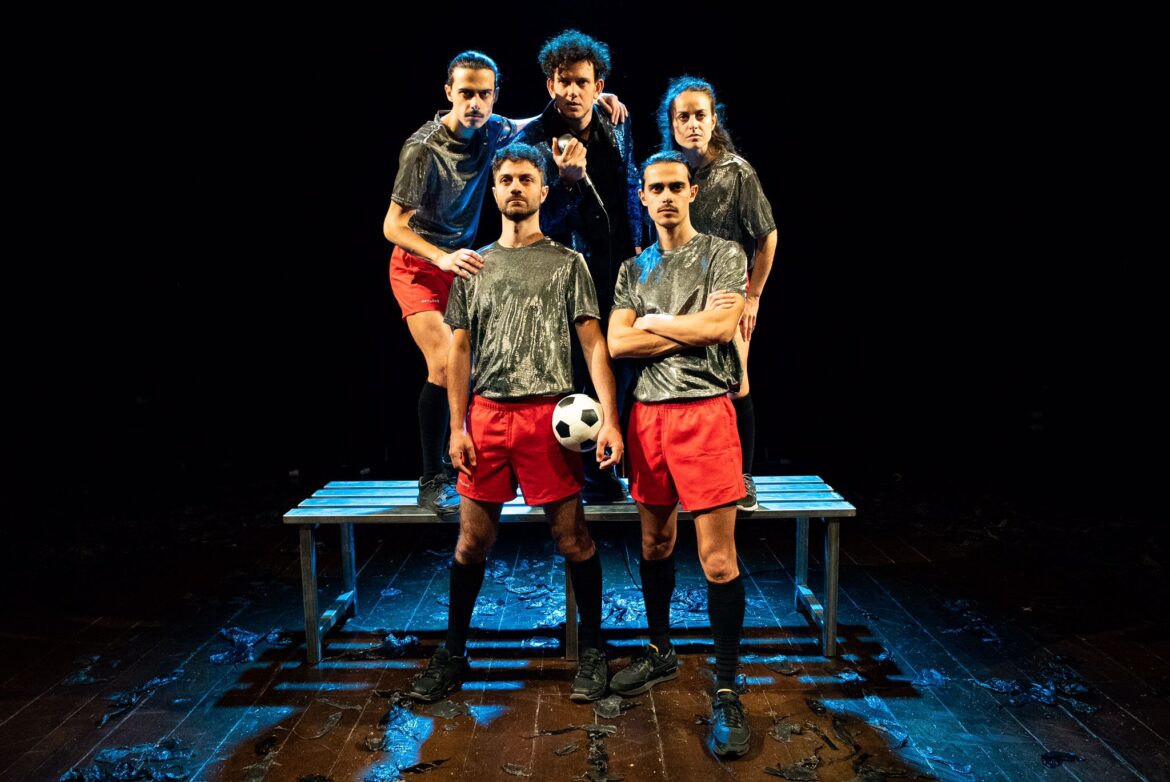 “Ilva Football Club”, al Teatro Corsini la storia dell’Ilva e di Taranto raccontata attraverso la narrazione calcistica – ASCOLTA