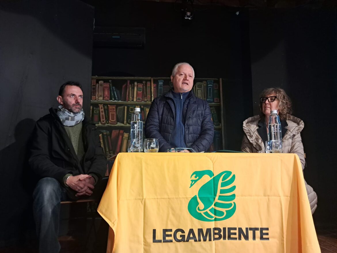 Migliora la qualità della aria in Toscana, ma non basta: “Troppe situazioni fuori da limiti Ue che scatteranno nel 2030” – ASCOLTA