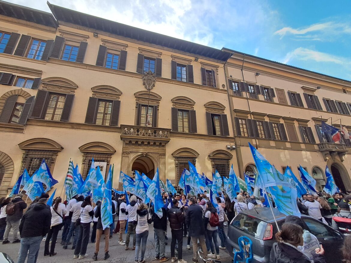Pronto Soccorso, gli infermieri contro la Regione: “Vergogna, ci dia i soldi che ci spettano per le indennità” – AUDIO / FOTO