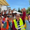 Due lavoratori in sciopero a Prato, lamentano “turni fino a 18 ore e retribuzione a cottimo di tre centesimi a bottone applicato” – ASCOLTA