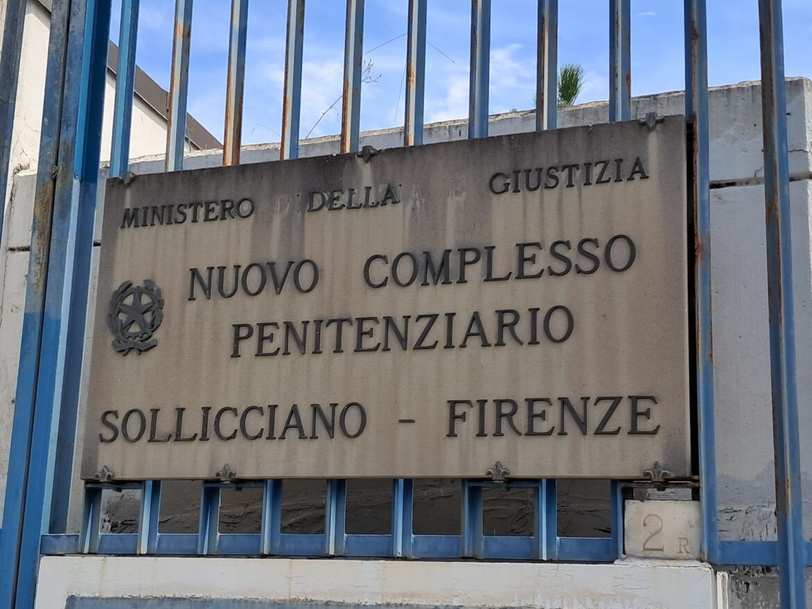 Sollicciano, la solita storia: aggressioni e inflitrazioni. Il sindacato Uil Pa: “Carcere fuori controllo” – ASCOLTO