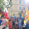 Cittadini, parenti, sindacati ed esponenti politici a San Salvi per Rsa Le Civette: “No a chiusura e licenziamenti” – ASCOLTA