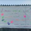 “Nessuno qui è straniero”, striscione anche alla scuola della Montagnola: “Ma qualcuno l’ha fatto sparire”  – ASCOLTA